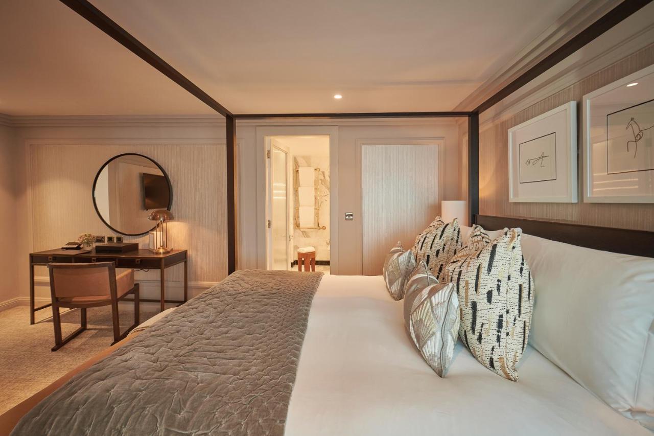 The Westbury Hotel Dublin Ngoại thất bức ảnh A bedroom at the hotel