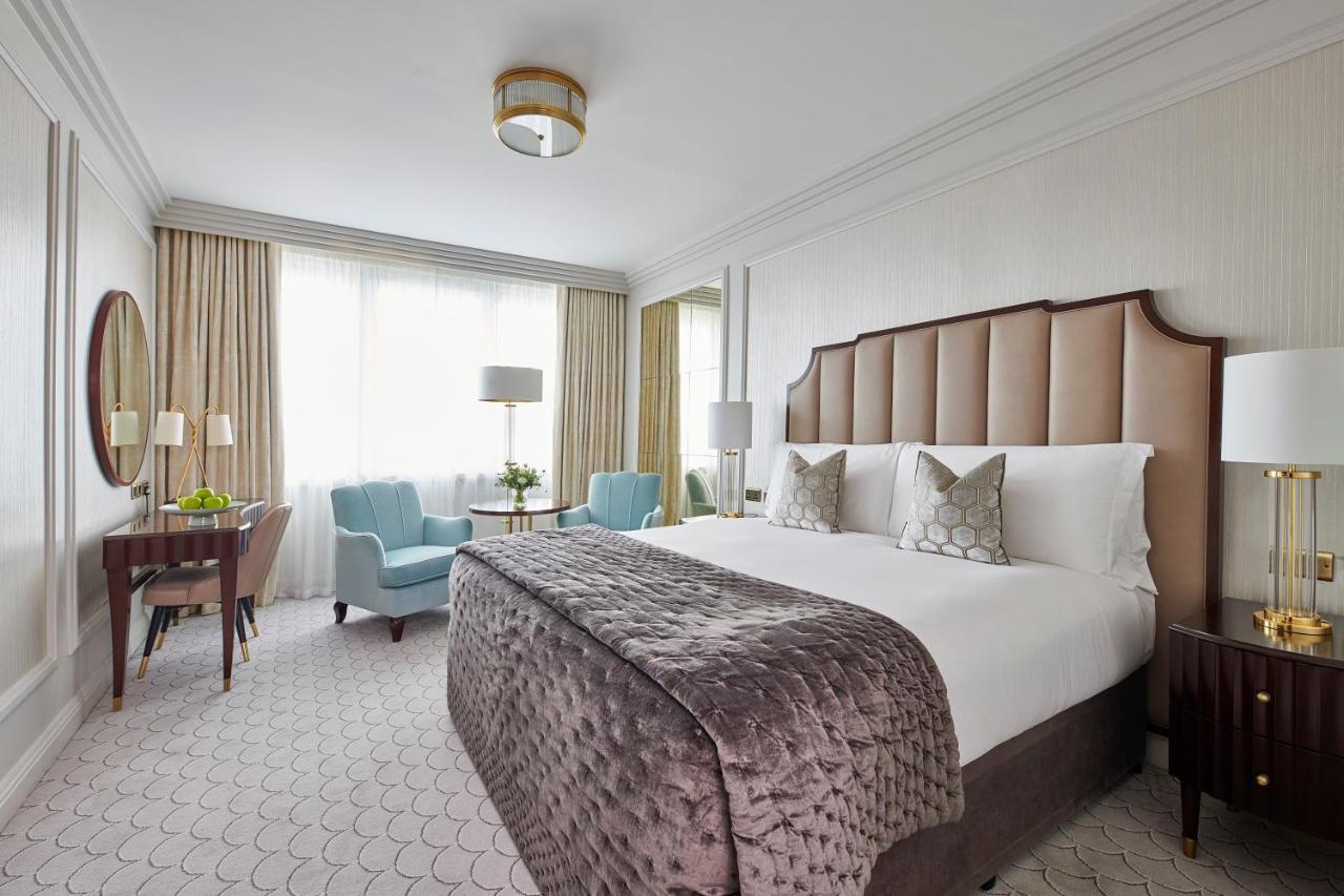 The Westbury Hotel Dublin Ngoại thất bức ảnh A bedroom at The Dorchester