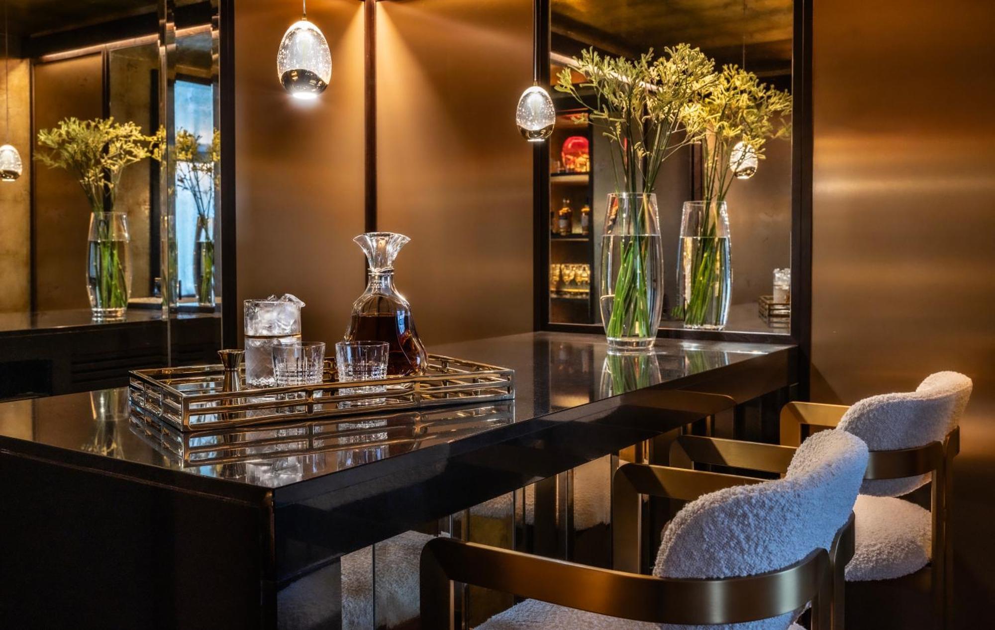 The Westbury Hotel Dublin Ngoại thất bức ảnh The bar at the 100 Queen's Gate penthouse