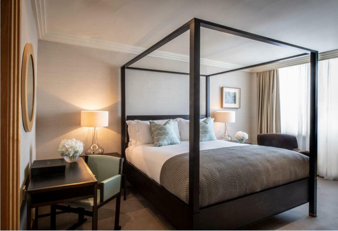 The Westbury Hotel Dublin Ngoại thất bức ảnh A bedroom at the hotel